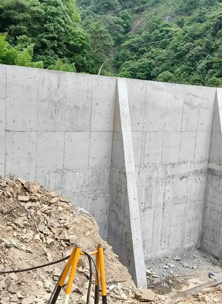 运城永济重力式挡土墙